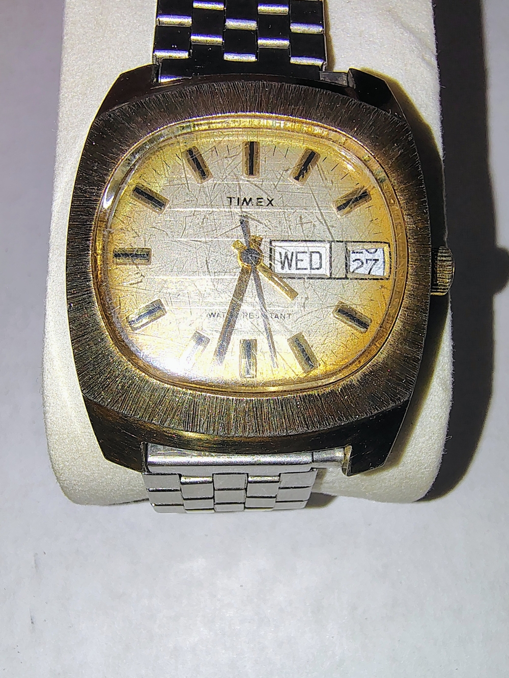 Vintage 1970s Timex Day/Date Cushion Case Mechanical Watch - Needs Service